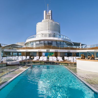 Oceania_NieuweKlasse-Pool Deck-Architecture-5_2026-06-30_16-50-29