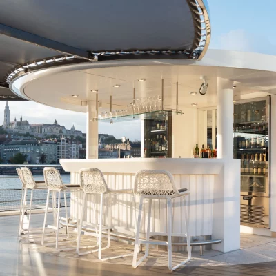 Riverside_Vista_Bar_oberdeck_debussy