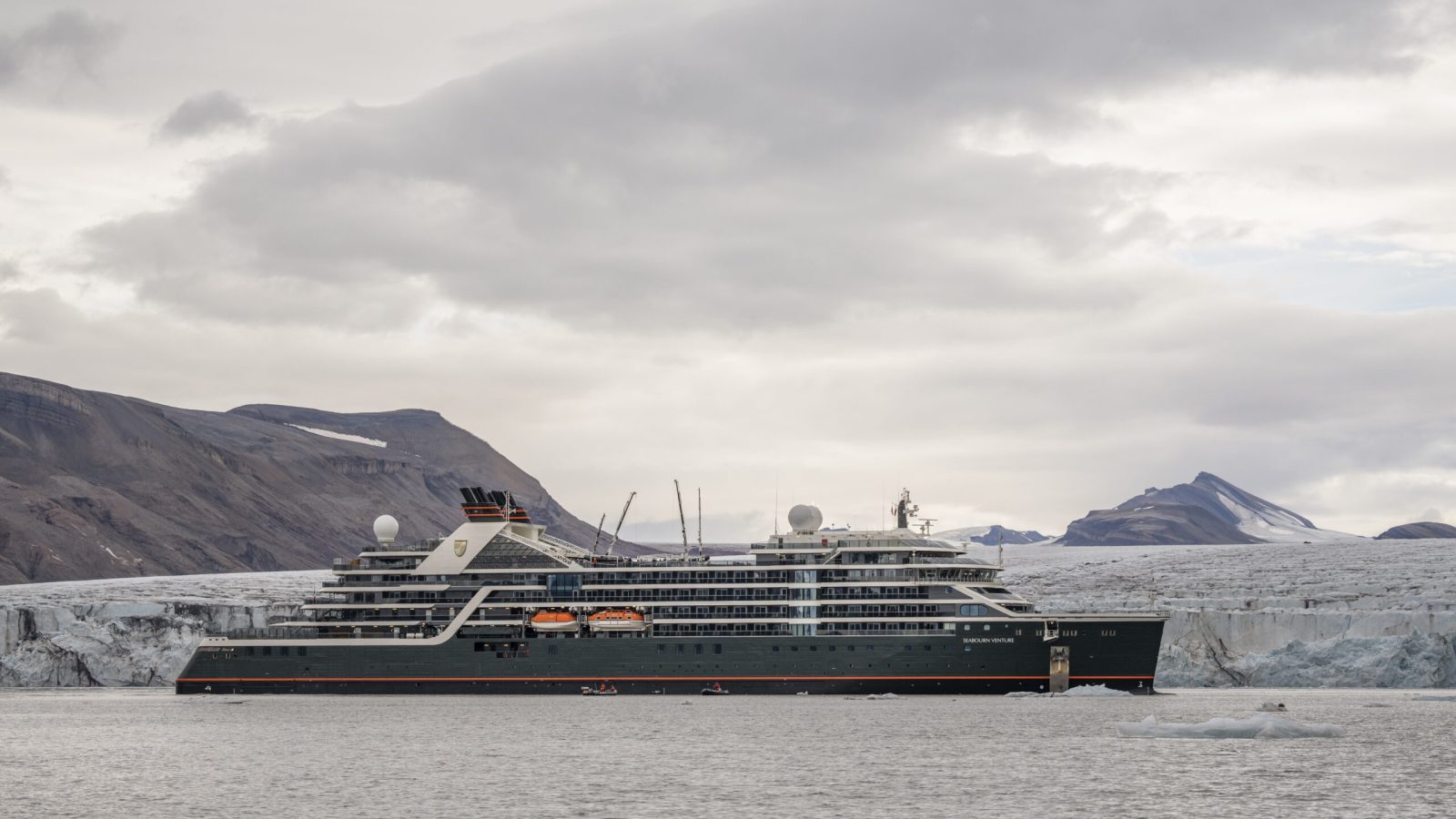 SEA_VEN_Arctic_Aug_11_22_DF_glacier-141